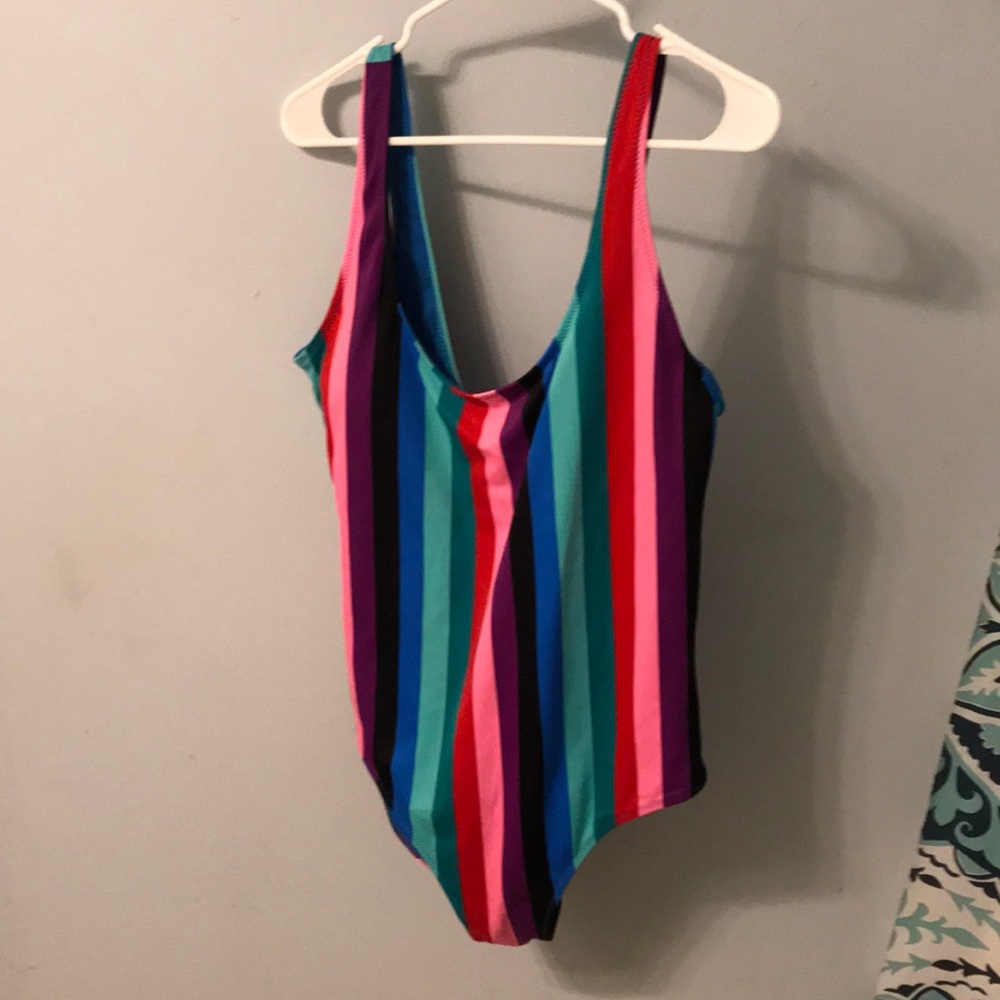 brand new old navy swim suit